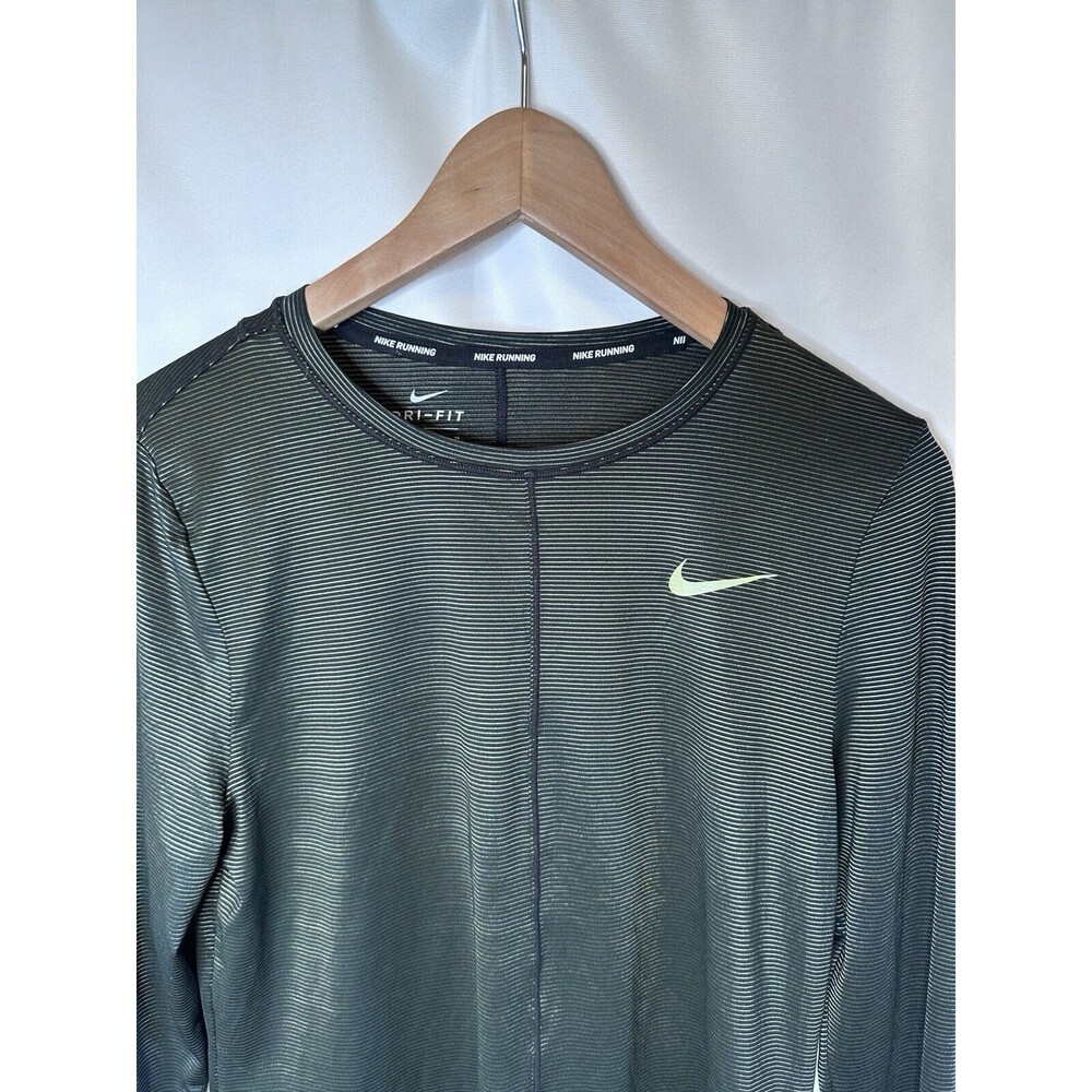 NIKE RUNNING Dri Fit Long Sleeve Lightweight Crew Neck Top black metallic thumb - Picture 2 of 7